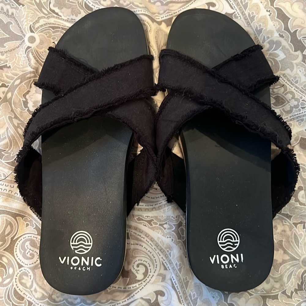 Vionic Beach slides